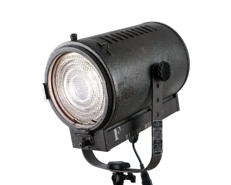 Dust - Resistant Industrial Lighting for Dirty WorkspacesMid-Century Kliegl Brothers Stage light, Home Theater & Movie Room Decor, Vintage Spotlight Dust - Resistant Industrial Lighting for Dirty WorkspacesMid-Century Kliegl Brothers Stage light, Home Theater & Movie Room Decor, Vintage Spotlight