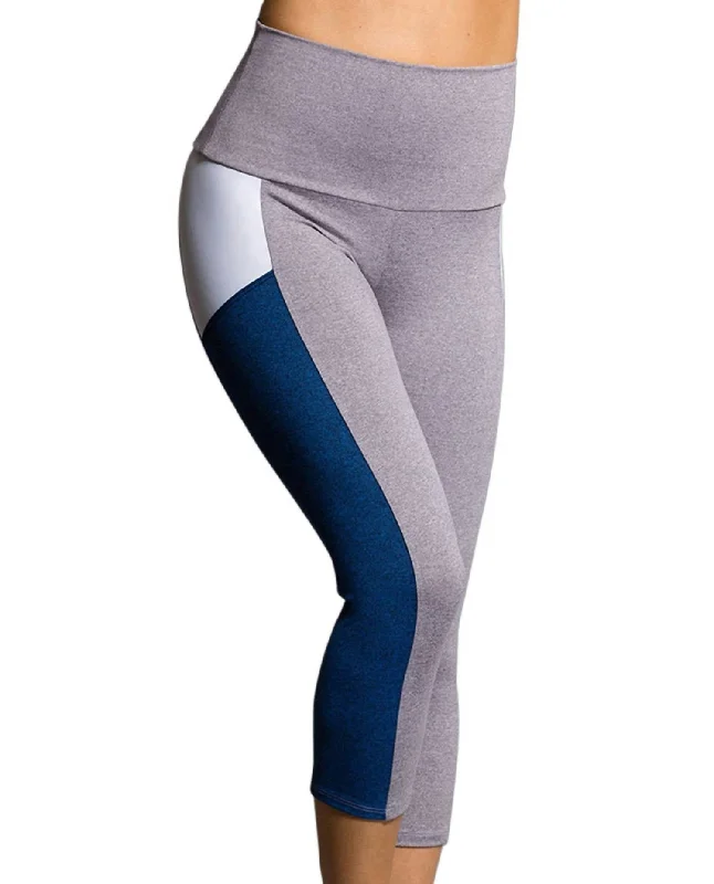 Women's Stunner Capri Leggings In Onz Moonlight Blue