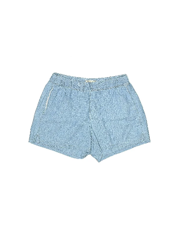 Mid-Rise Denim Shorts in Light Wash