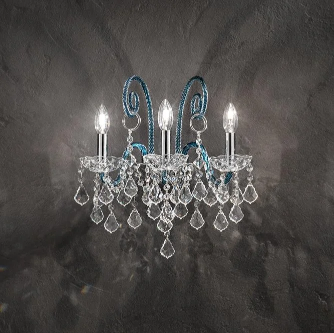 Rustic Wood Chandeliers for Country - Style HousesHand-Blown Antique Small Venetian Wall Lamp Chandelier With Three Shades And Murano Glass Rustic Wood Chandeliers for Country - Style HousesHand-Blown Antique Small Venetian Wall Lamp Chandelier With Three Shades And Murano Glass