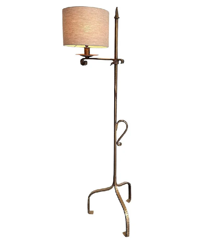 Victorian Style Floor Lamp for Traditional and Elegant Interiors1950S SPANISH GILT WROUGHT IRON ADJUSTABLE FLOOR LAMP WITH LINEN SHADE Victorian Style Floor Lamp for Traditional and Elegant Interiors1950S SPANISH GILT WROUGHT IRON ADJUSTABLE FLOOR LAMP WITH LINEN SHADE