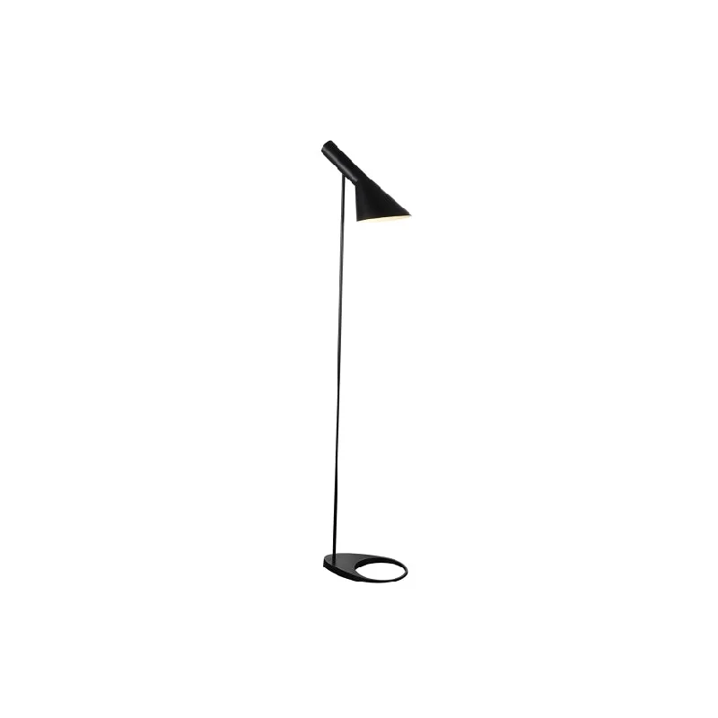 Victorian Style Floor Lamp for Traditional and Elegant InteriorsXavier Floor Lamp