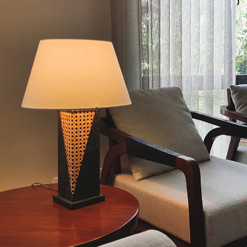 gothic style table lamps with dark finishes for a mysterious lookBatanes