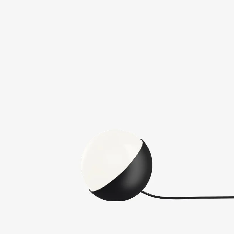 metal table lamps with a matte black finish for a sleek appearanceVL Studio Table