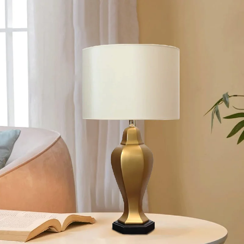 victorian style table lamps with ornate details for traditional homesMing Jar