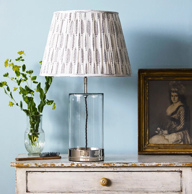 modern minimalist table lamps for contemporary living roomsRegular Wisteria table lamp in nickel and clear glass modern minimalist table lamps for contemporary living roomsRegular Wisteria table lamp in nickel and clear glass