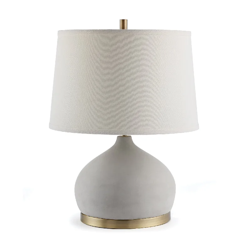 crystal table lamps with dazzling prisms for a glamorous effectSuki Lamp | ready to ship! crystal table lamps with dazzling prisms for a glamorous effectSuki Lamp | ready to ship!